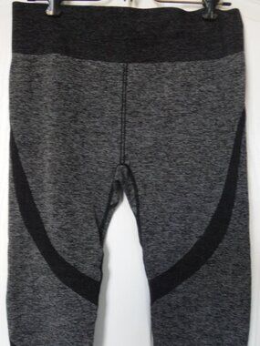 Fabletics CAPRI Leggings exercise yoga Womens Grey/black Stretch Medium
